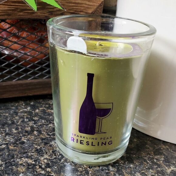 Sparkling Pear Reisling Candle by Bath & Body Works- SUPER RARE - Picture 1 of 4